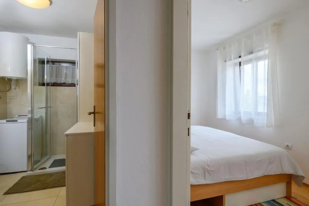 Yasmin Apartment Brsec