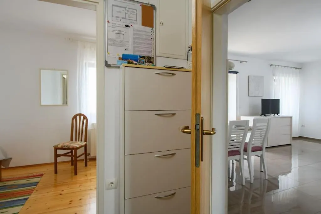 Yasmin Apartment Brsec