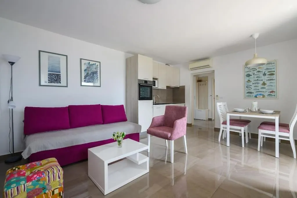 Yasmin Apartment Brsec