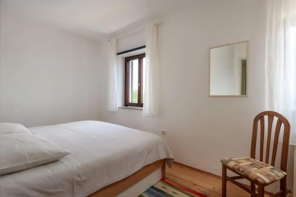 Yasmin Apartment Brsec Croatia